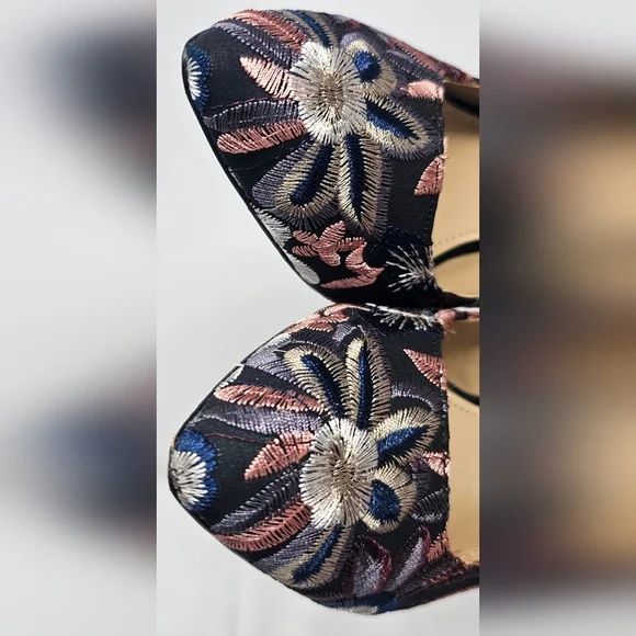 G.I.L.I. Alecia Women's High Heels Size 9.5 Multicolor Embroidered Pointed Toe - Picture 3 of 15